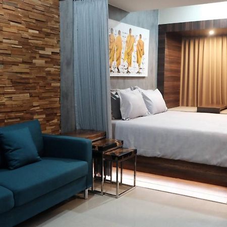 Lavenderbnb Room 2 At Uttara The Icon Apartment Джокякарта Екстериор снимка
