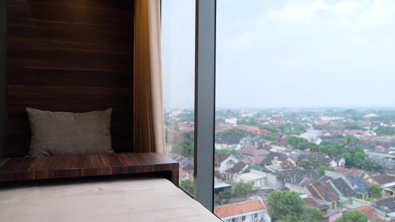Lavenderbnb Room 2 At Uttara The Icon Apartment Джокякарта Екстериор снимка