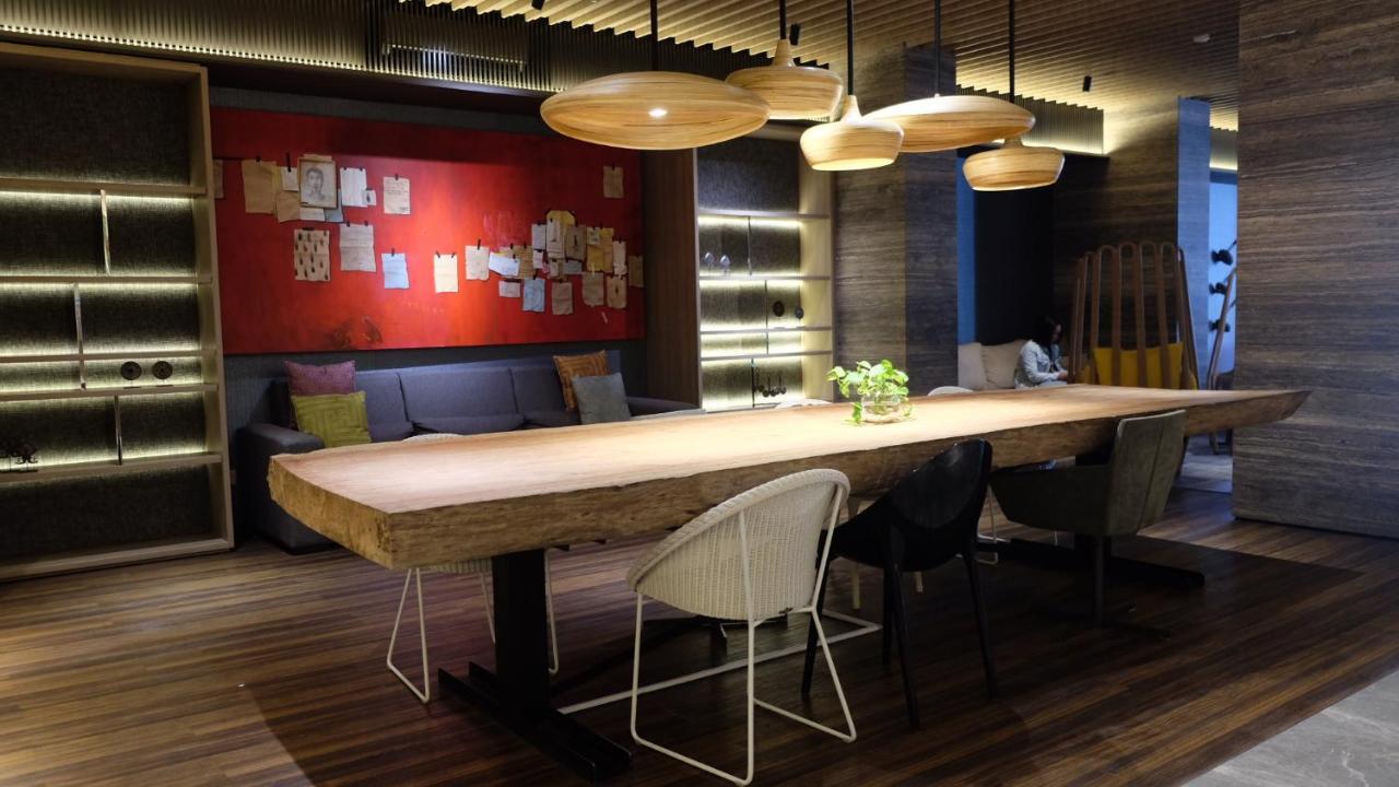Lavenderbnb Room 2 At Uttara The Icon Apartment Джокякарта Екстериор снимка